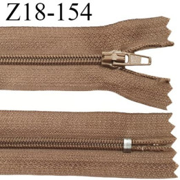 fermeture zip longueur 18 cm couleur marron clair non séparable largeur 2.4 cm glissière nylon largeur  4 mm
