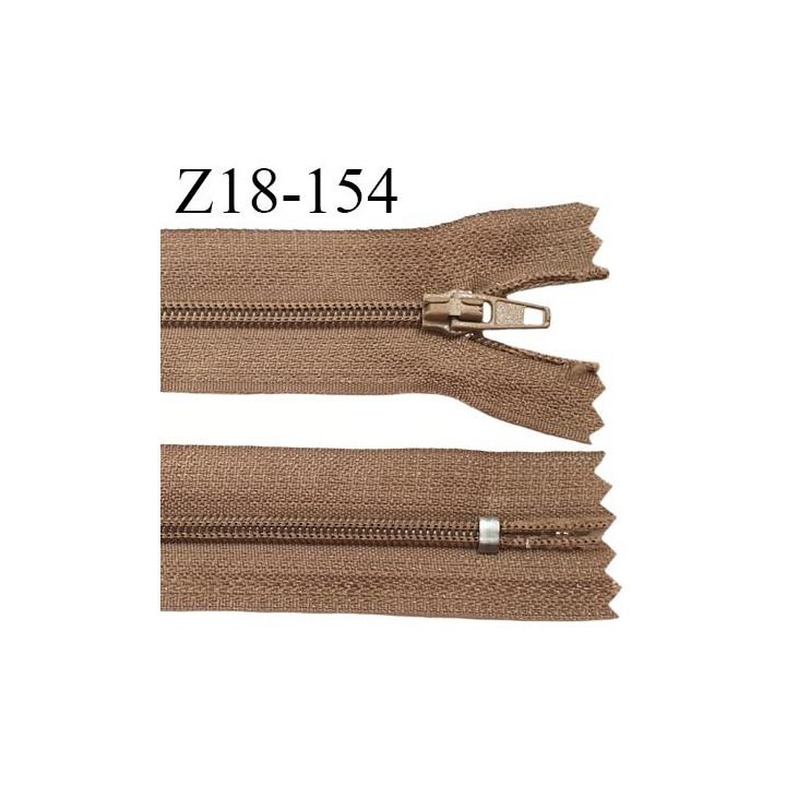 fermeture zip longueur 18 cm couleur marron clair non séparable largeur 2.4 cm glissière nylon largeur  4 mm