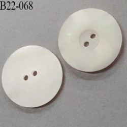 Bouton 22 mm en pvc bombé  couleur nacre nuancé 2 trous  épaisseur 3.5 mm  diamètre 22 millimètres prix à la pièce