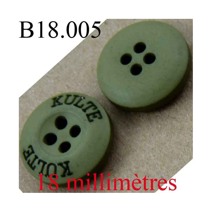 bouton 18 mm couleur vert mat inscription kulte 4 trous diamètre 18 mm