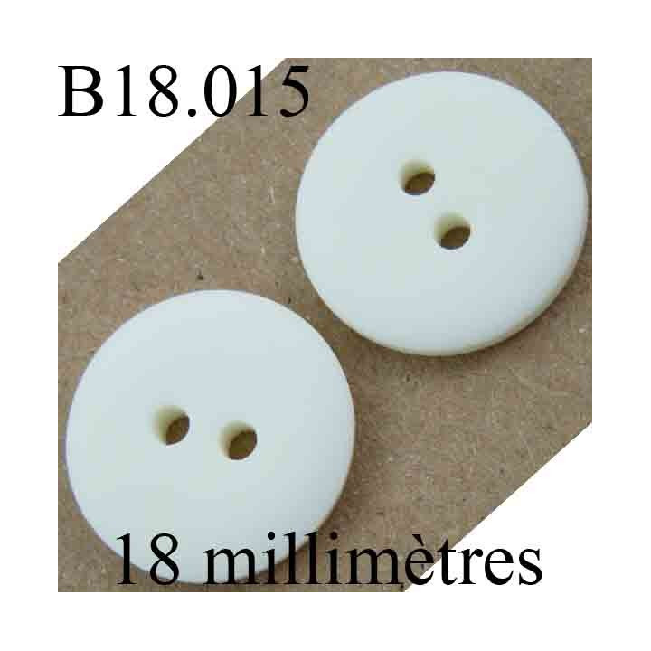 bouton 18 mm couleur blanc cassé mat 2 trous diamètre 18 mm