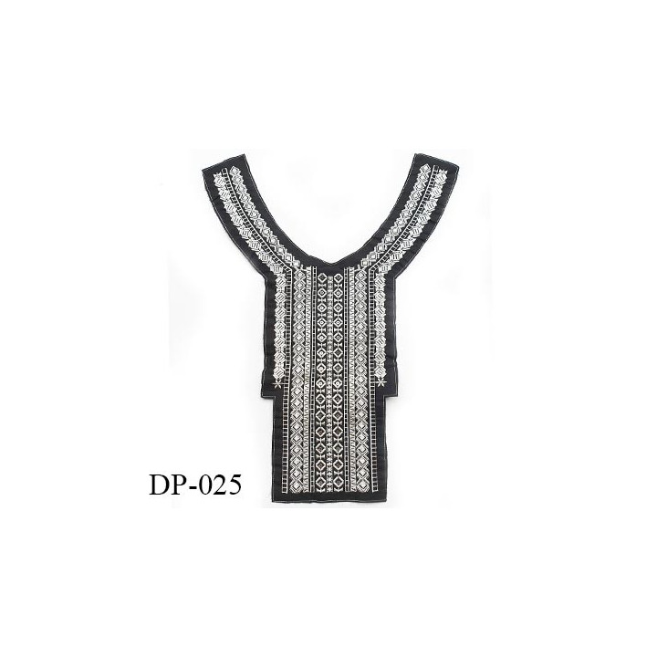 Devant Plastron Superbe hauteur totale 53 cm largeur en haut 38 cm largeur en bas 14 cm coton brodé couleur noir et gris