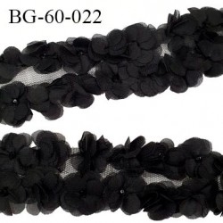 biais galon motif fleurs couleur noir strass perle noire au centre de la fleur largeur 60 mm largeur tulle 75 mm vendu au mètre