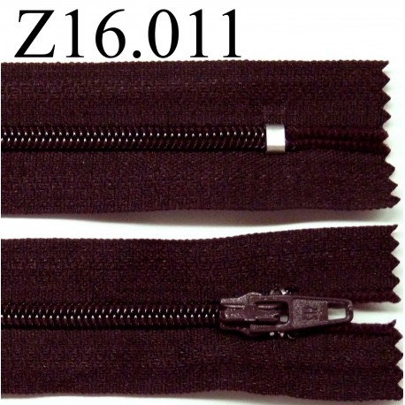 fermeture éclair longueur 16 cm couleur prune foncé tirant sur le marron non séparable zip nylon largeur 2.5 cm
