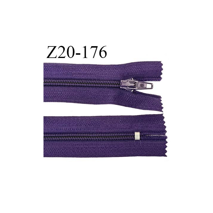 Fermeture zip longueur 20 cm couleur anthracite presque violet non séparable largeur 2.4 cm glissière nylon largeur  4 mm