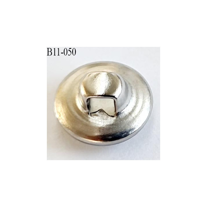 Bouton 11 mm nacré transparent et métal accroche avec un anneau au dos  diamètre 11 millimètres
