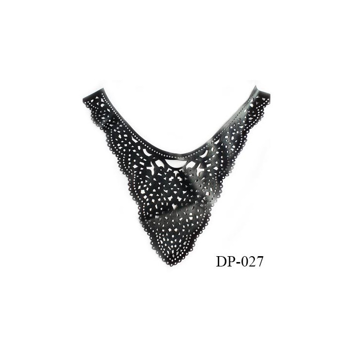 Devant plastron effet cuir noir très souple et fin hauteur 33 cm largeur 31 cm prix à l'unité