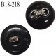 Bouton 18 mm couleur noir brillant décoration centrale métal accroche avec un anneau prix à l'unité