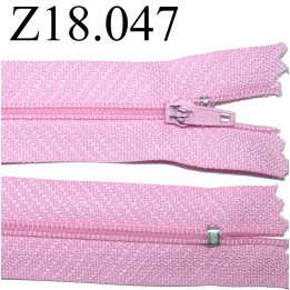 fermeture éclair  longueur 18 cm couleur  rose non séparable zip nylon largeur 2.5 cm