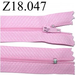 fermeture éclair longueur 18 cm couleur rose non séparable zip nylon largeur 2.5 cm