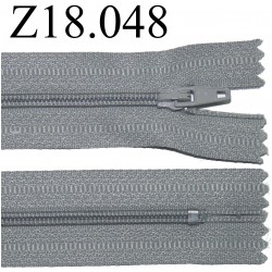 fermeture éclair grise longueur 18 cm couleur gris non séparable zip nylon largeur 2.5 cm
