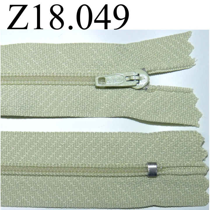fermeture éclair verte  longueur 18 cm couleur vert non séparable zip nylon largeur 2.5 cm