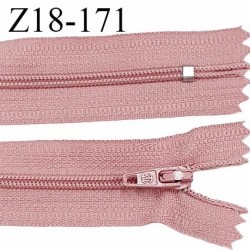 fermeture zip longueur 18 cm couleur vieux rose non séparable largeur 2.4 cm glissière nylon largeur  4 mm