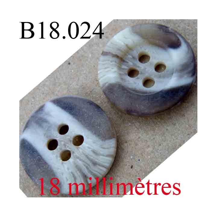 bouton 18 mm couleur marbré marron et beige 4 trous diamètre 18 mm