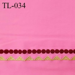 Tissu lycra 33 cm élasthanne couleur rose avec bande brodée prix pour 10 cm