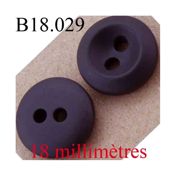 bouton 18 mm couleur marron très foncé 2 trous diamètre 18 mm