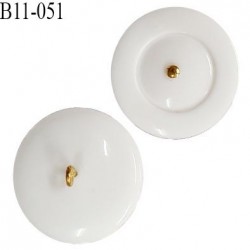 Bouton 11 mm couleur blanc en pvc accroche avec un anneau doré diamètre 11 mm épaisseur 4 mm prix à la pièce