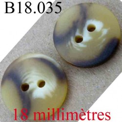 bouton  18 mm couleur marron beige et blanc façon corne 2 trous diamètre 18 mm