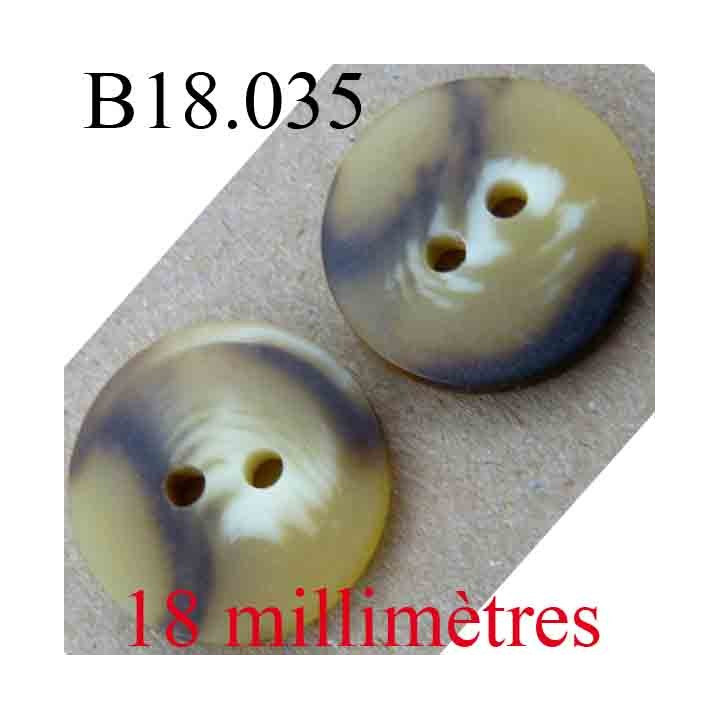 bouton  18 mm couleur marron beige et blanc façon corne 2 trous diamètre 18 mm