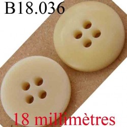 bouton  18 mm couleur beige brillant sur une face et mat sur l'autre 4 trous diamètre 18 mm