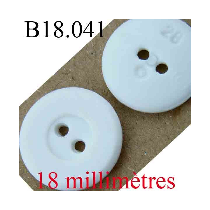 bouton  18 mm couleur blanc 2 trous diamètre 18 mm