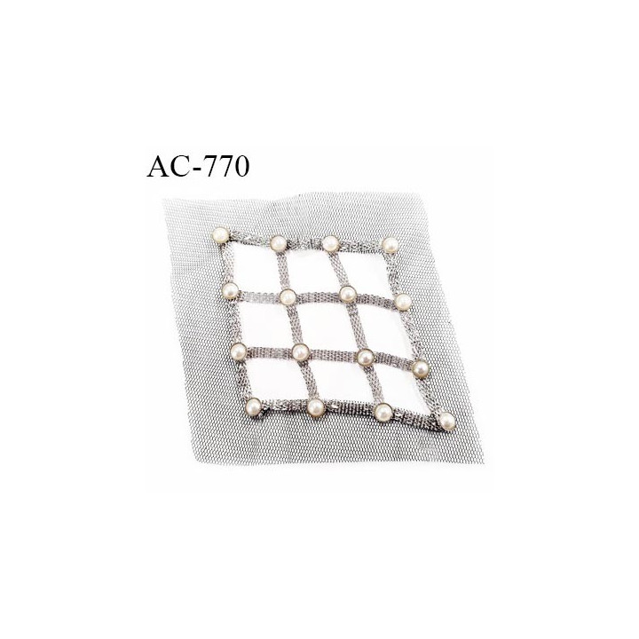 Ornement applique écusson empiècement avec perles à coudre couleur noir acier et perles dimensions 10 cm par 10 cm