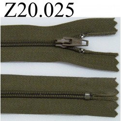 fermeture éclair verte longueur 20 cm couleur vert kaki non séparable zip nylon largeur 2.5 cm