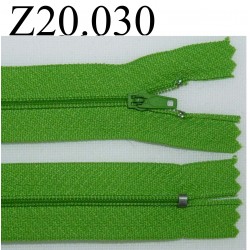 fermeture éclair verte  longueur 20 cm couleur vert non séparable zip nylon largeur 2.5 cm