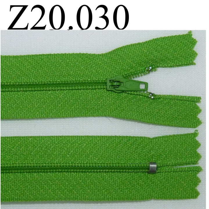 fermeture éclair verte  longueur 20 cm couleur vert non séparable zip nylon largeur 2.5 cm