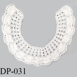 Devant plastron 40 cm col crochet couleur blanc largeur 40 cm hauteur 32 cm prix à l'unité