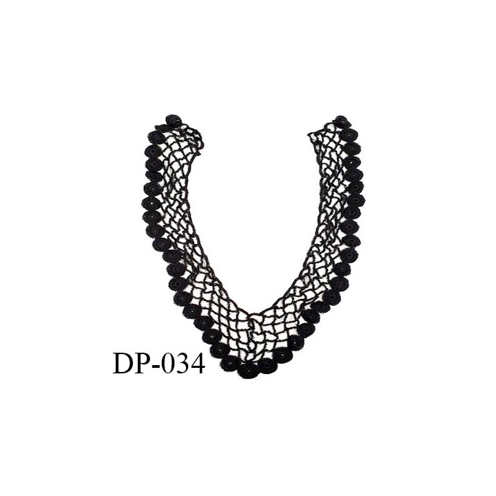Devant plastron 30 cm col crochet perlé couleur noir largeur 30 cm hauteur 35 cm prix à l'unité