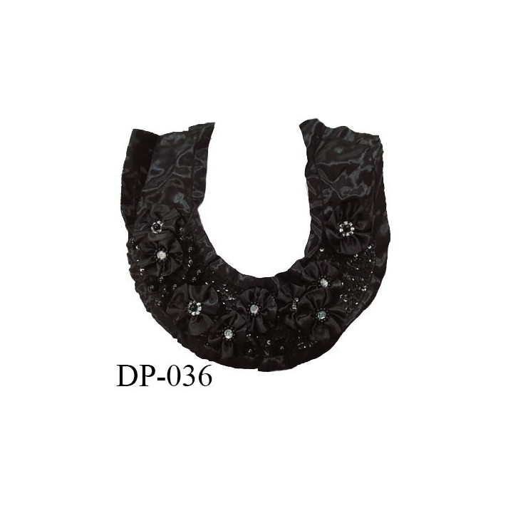Devant plastron 35 cm tissu synthétique effet satin couleur noir avec motifs fleurs et sequins brodés prix à l'unité
