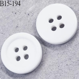 Bouton 15 mm  pvc 4 trous couleur naturel  épaisseur 3 mm  diamètre 15 mm prix à l'unité