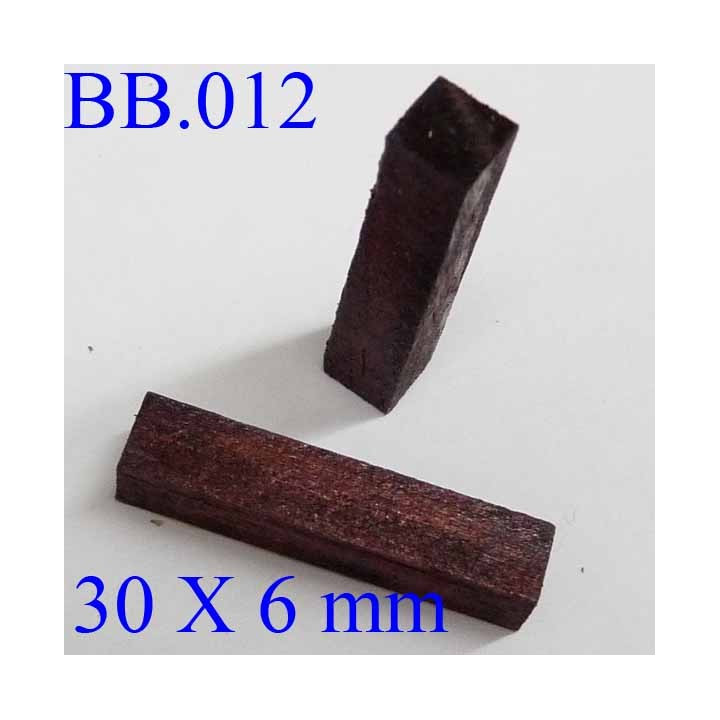 pièce en bois éxotique 30 x 6 mm   POUR REPARER OU CREER VOS BIJOUX BICHE DE BERE