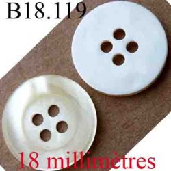 bouton 18 mm couleur blanc brillant marbré et blanc cassé beige brillant mat 4 trous diamètre 18 mm