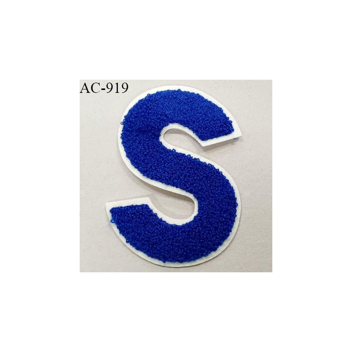 Ornement applique écusson sur support style feutrine à coudre couleur bleu hauteur 14 cm largeur 10 cm prix à l'unité