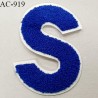 Ornement applique écusson sur support style feutrine à coudre couleur bleu hauteur 14 cm largeur 10 cm prix à l'unité