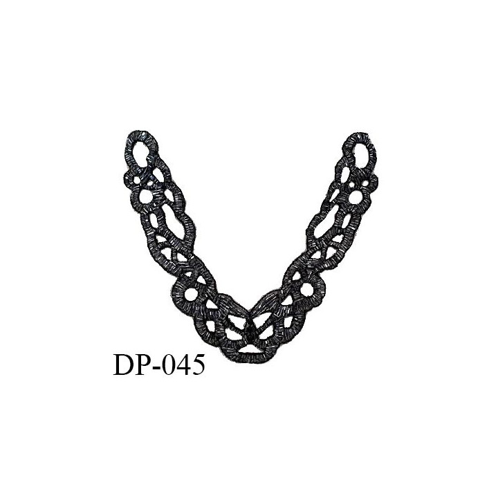 Devant plastron 22 cm perles tubes strass gris brillant sur support noir largeur 22 cm hauteur 22 cm prix à l'unité