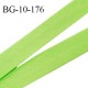 Biais galon 10 mm pré plié au dos 2 rabats de 5 mm coton polyester couleur vert pomme largeur 10 mm prix au mètre