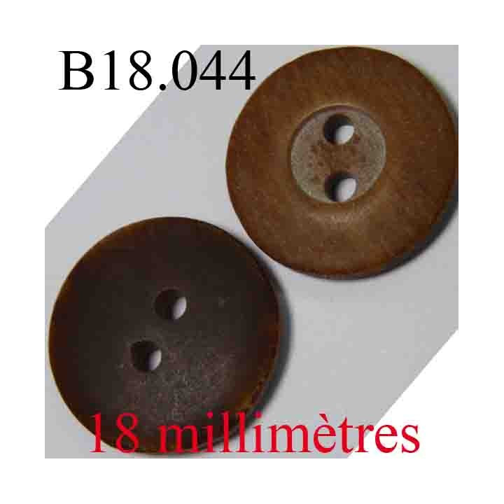 bouton 18 mm couleur marron foncé et marron clair imitation  bois 4 trous diamètre 18 mm