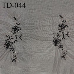 Dentelle brodée sur tulle extensible noir haut de gamme douce un motif tous les 25 cm largeur 70 cm prix pour 1.20 mètre