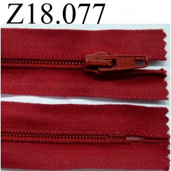 fermeture éclair longueur 18 cm couleur rouge non séparable zip nylon largeur 3.2 cm