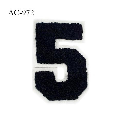 Ornement applique écusson chiffre 5 sur support style feutrine à coudre couleur noir hauteur 8 cm largeur 5.5 cm prix à l'unité