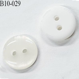 bouton 10 mm bombé couleur blanc et nacré ivoire très brillant 2 trous  diamètre 10 mm