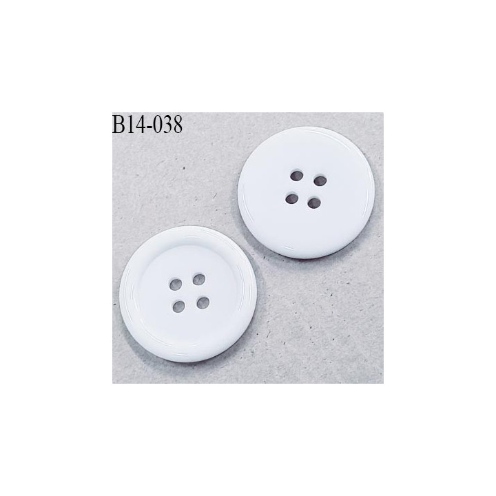 bouton 14 mm couleur blanc brillant presque nacré 4 trous diamètre 14 millimètres
