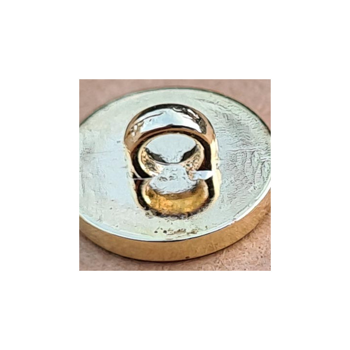 Bouton 13 mm en pvc couleur doré or et blanc brillant accroche au dos avec un anneau diamètre 13 millimètres