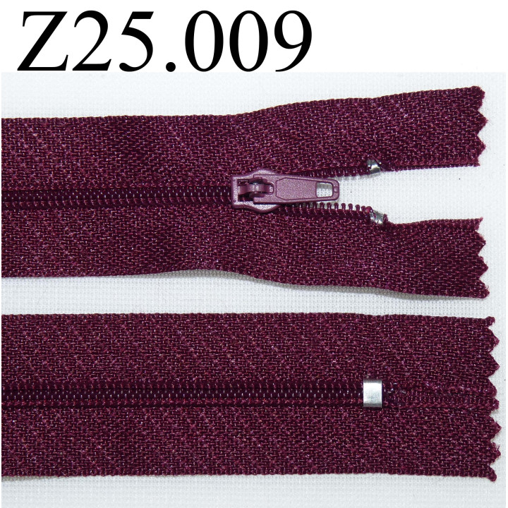 fermeture éclair  longueur 25 cm couleur prune non séparable zip nylon largeur 2,5 cm