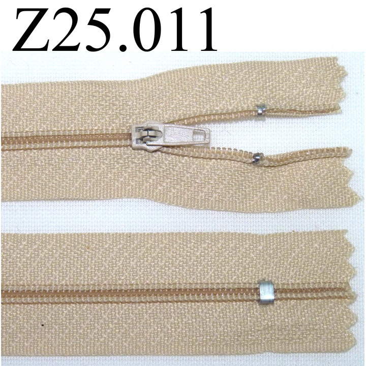 fermeture éclair  longueur 25 cm couleur beige non séparable zip nylon largeur 2,5 cm