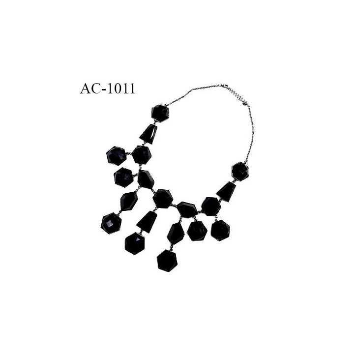 Collier perles couleur noir sur chaîne couleur chrome longueur totale du tour de cou 56 cm prix au mètre