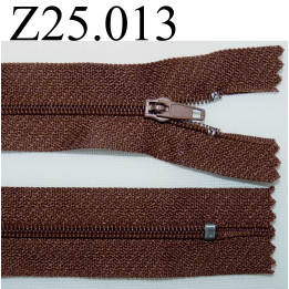 fermeture éclair  longueur 25 cm couleur marron non séparable zip nylon largeur 2,5 cm